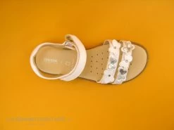 Geox J8235I KARLY Girl - White - Sandale Blanche -Skechers Boutique cd24607c73b9e66c561f35ea11d5d5ef img 0469.jpg 117959