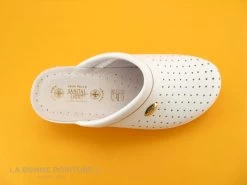 SANITAL LIGHT Sabot Perforé Cuir Blanc 1350 -Skechers Boutique cd24607c73b9e66c561f35ea11d5d5ef img 3264 70683