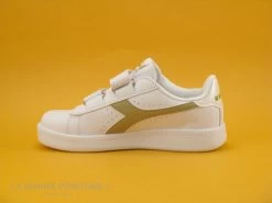 Diadora GAME P PS Girl - White Gold - Basket Fille 2 Scratches - Blanc Or -Skechers Boutique cd24607c73b9e66c561f35ea11d5d5ef img 6705.jpg 167615