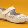 Enza Nucci LS4615 Blanc - Fleurs - Ballerine A Velcro Femme 1 Enza Nucci LS4615 Blanc - Fleurs - Ballerine A Velcro Femme -Skechers Boutique cd24607c73b9e66c561f35ea11d5d5ef img 6722.jpg 167648